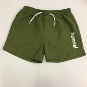 Army grøn shorts til drenge fra hummel